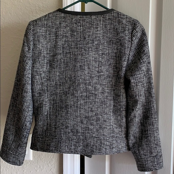 Asymmetrical zip jacket. - Picture 6 of 6